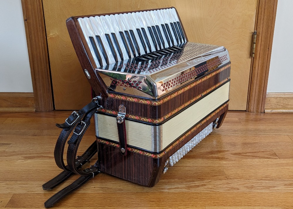 Alpenecho (Alpine) Musette Amplified Accordion