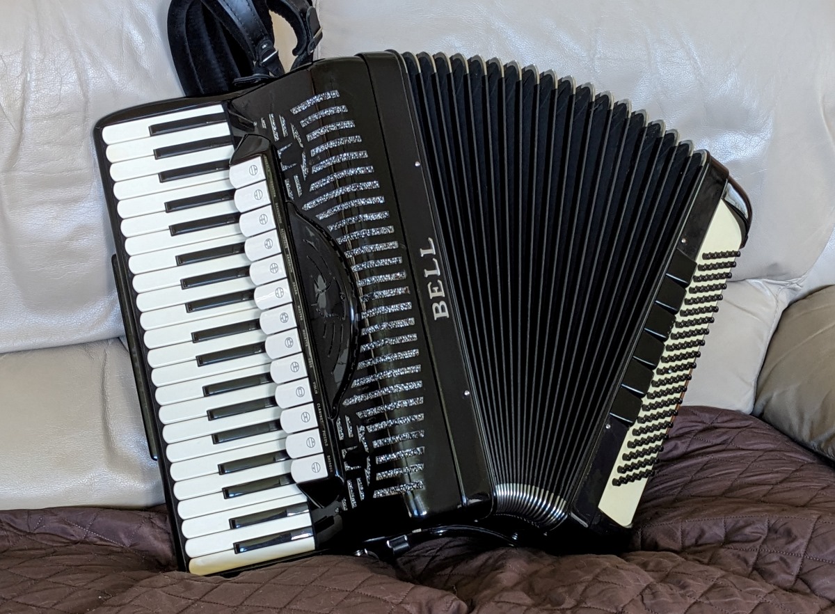 Bell 2520 Accordion