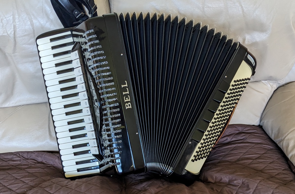 Bell 2520 Accordion