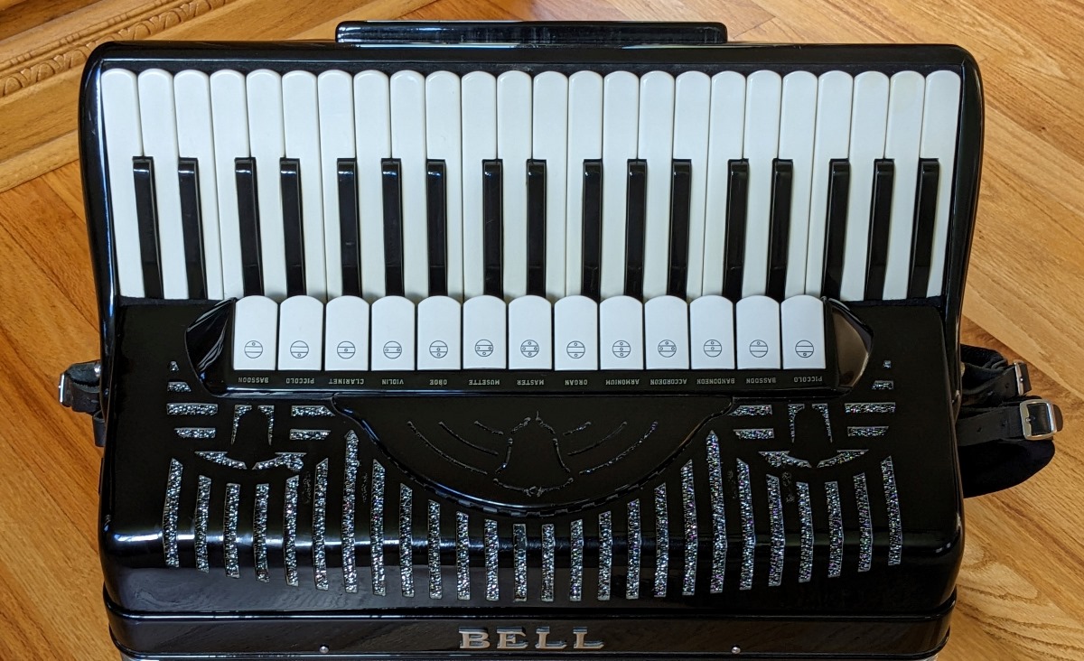 Bell 2520 Accordion