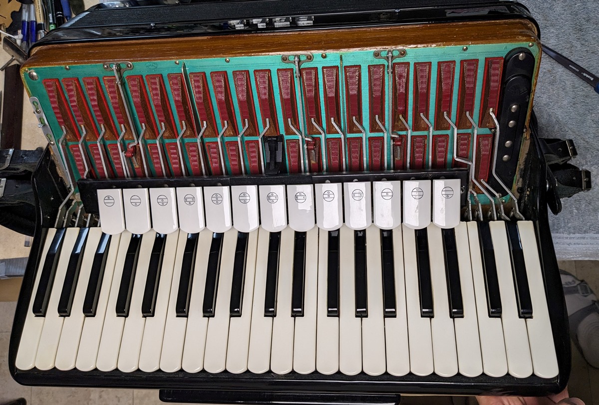 Bell 2520 Accordion