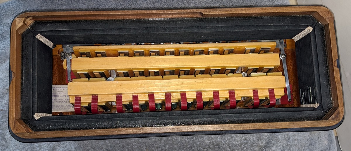 Bell 2520 Accordion