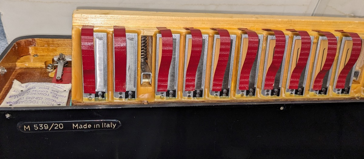 Bell 2520 Accordion