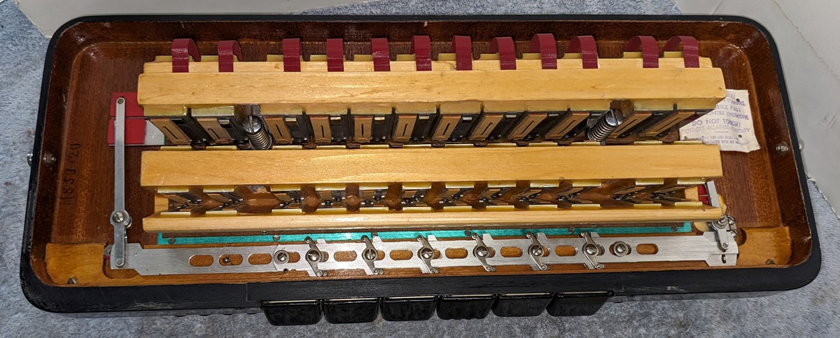 Bell 2520 Accordion