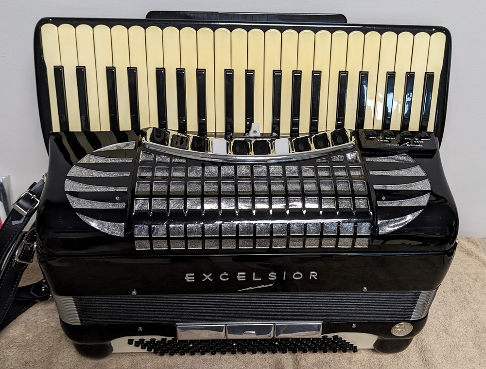 Excelsior Symphony Cassotto Accordion