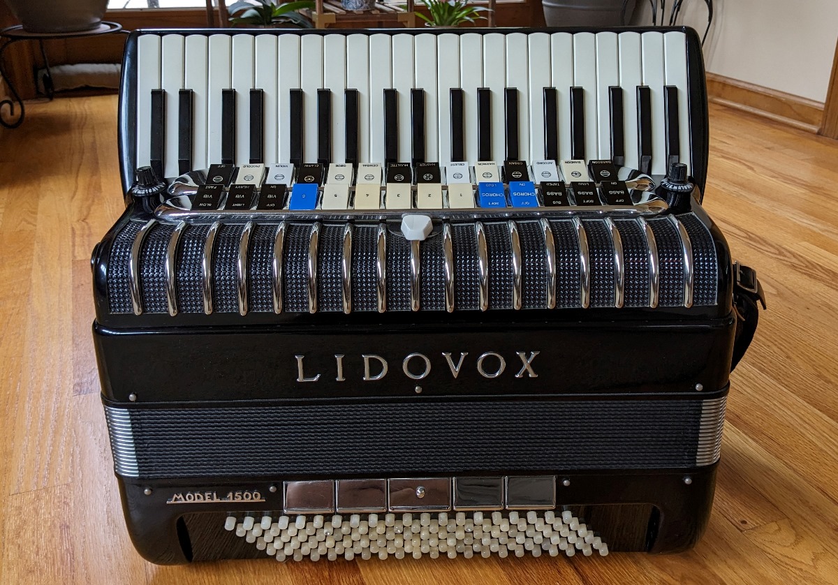 Lidovox Professional Accordion