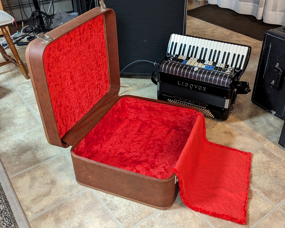 Lidovox Professional Accordion