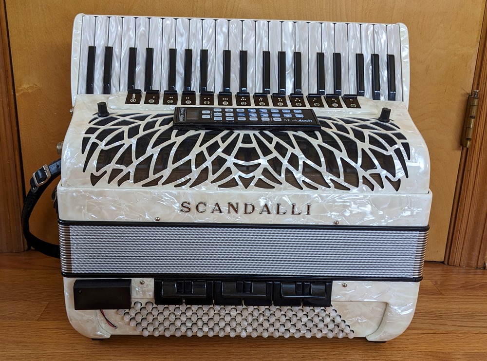 Scandalli Air IV Cassotto MIDI Accordion