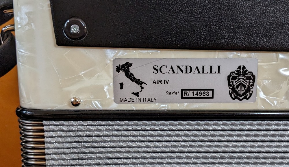 Scandalli Air IV Cassotto MIDI Accordion