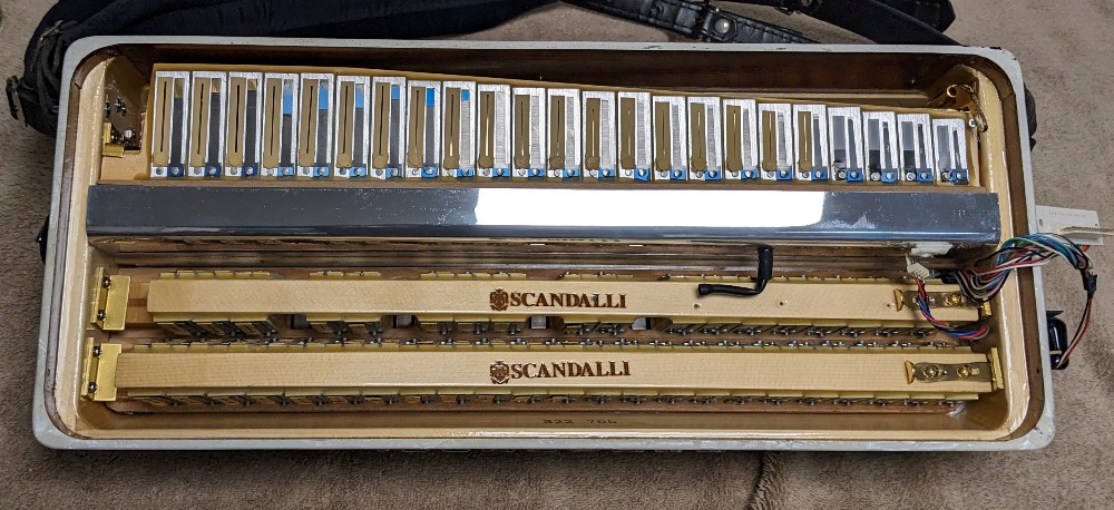 Scandalli Air IV Cassotto MIDI Accordion