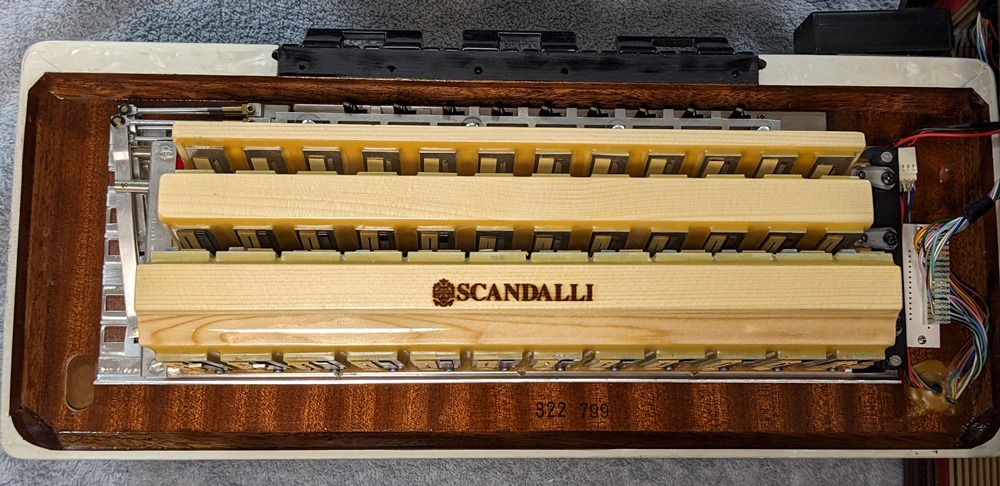 Scandalli Air IV Cassotto MIDI Accordion