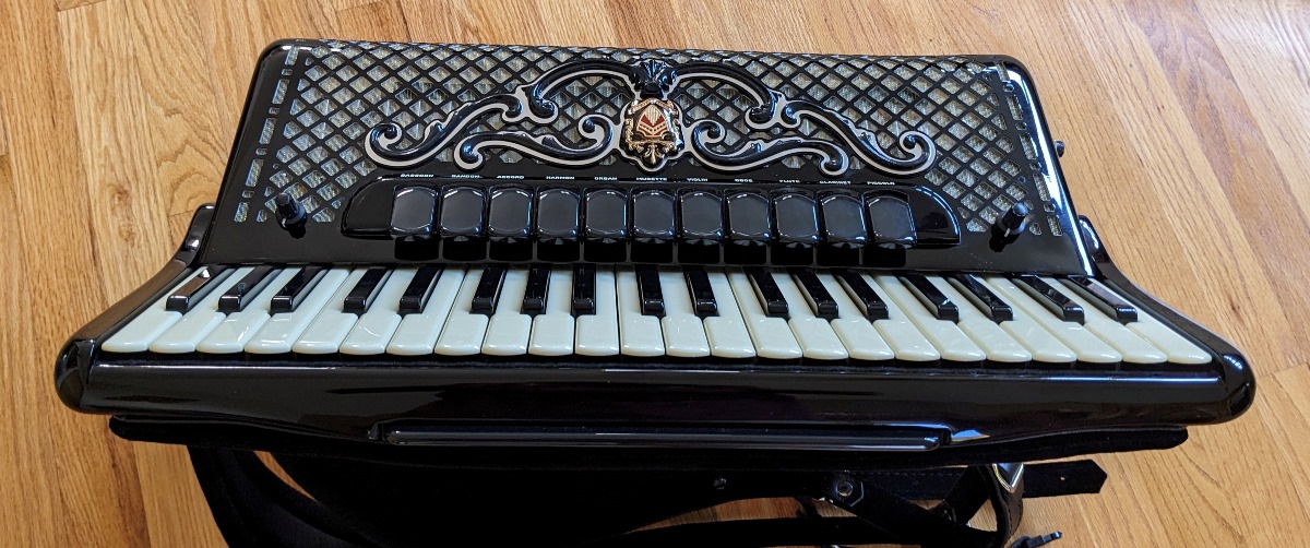 Scandalli Super VI Accordion