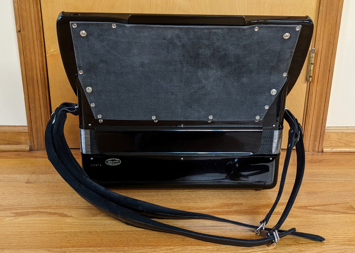 Titano Royal Accordion SN83