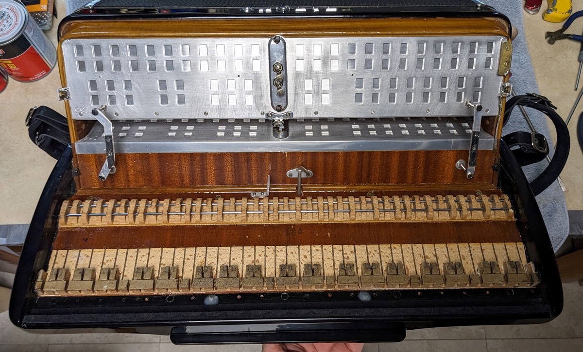 Titano Royal Accordion SN83
