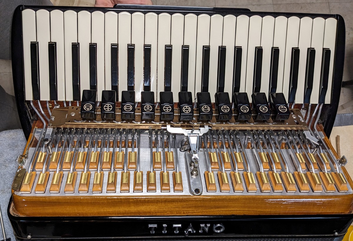 Titano Royal Accordion SN83