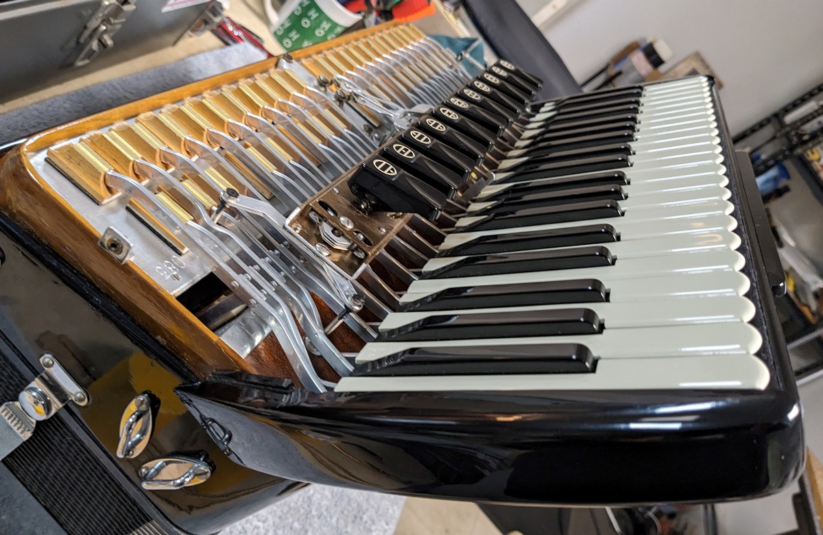Titano Royal Accordion SN83
