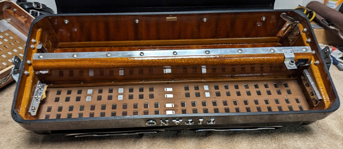 Titano Royal Accordion SN83