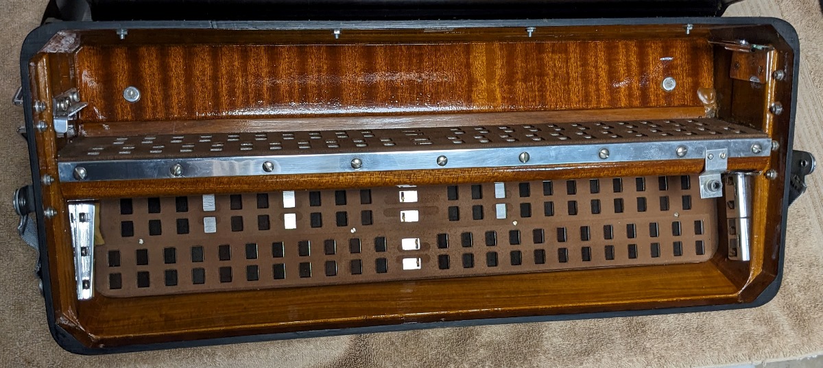 Titano Royal Accordion SN83