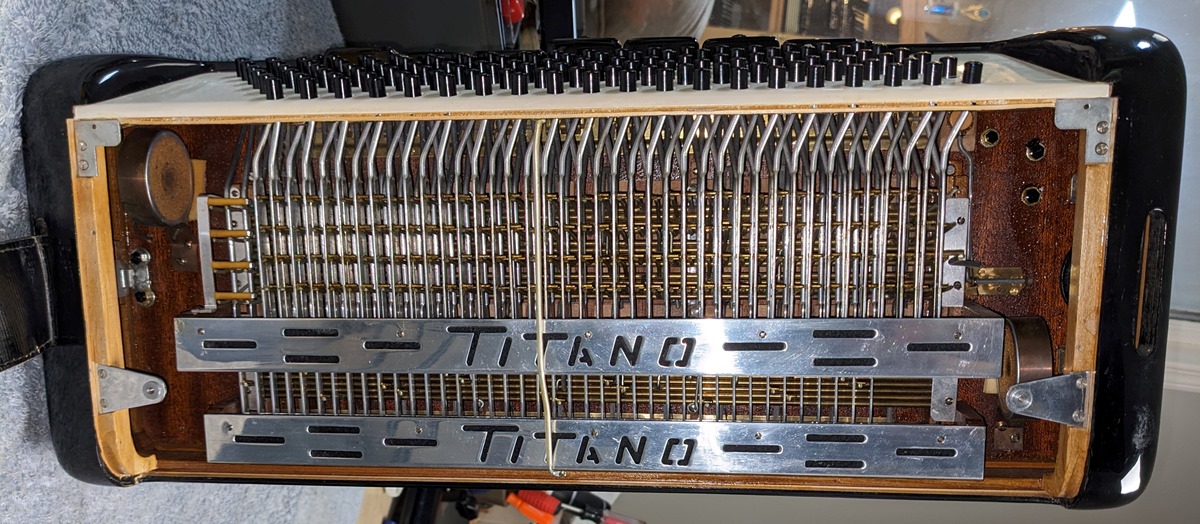 Titano Royal Accordion SN83