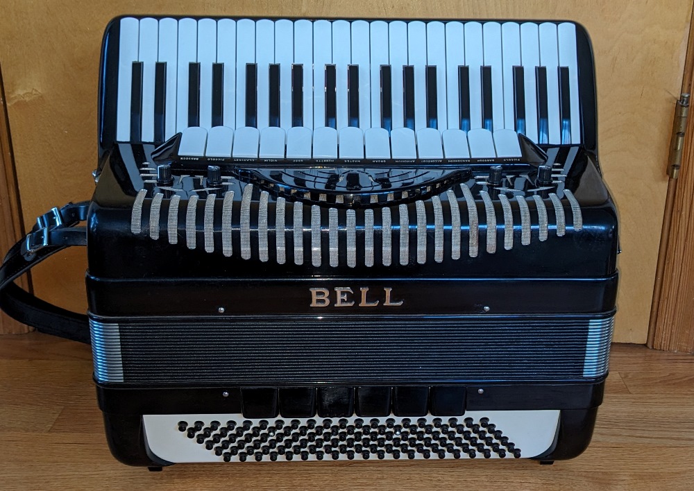 Bell 2520C Accordion
