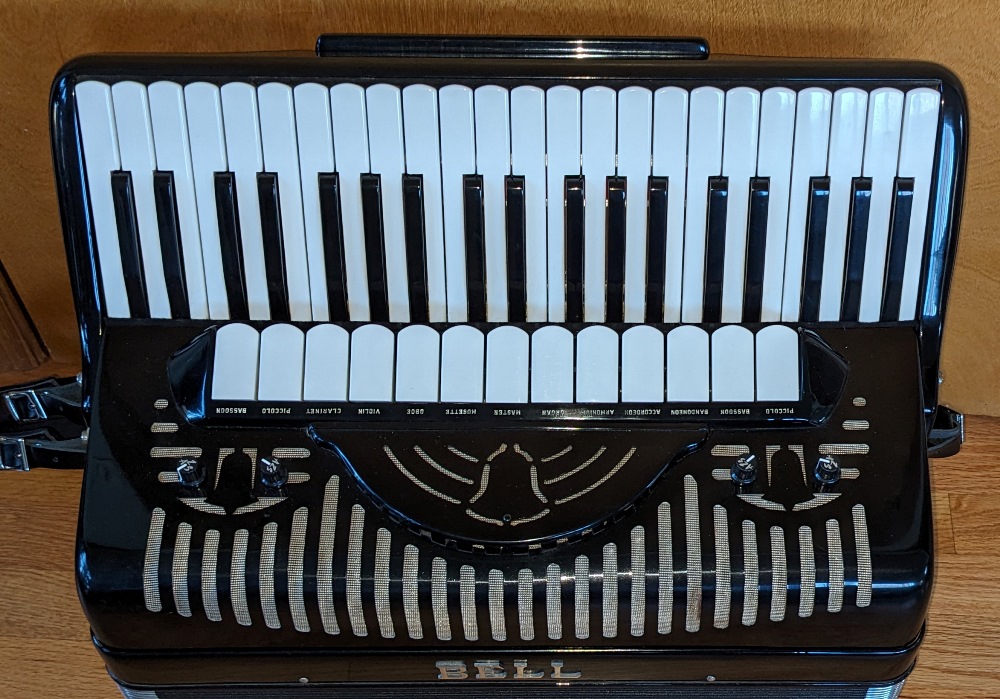 Bell 2520C Accordion
