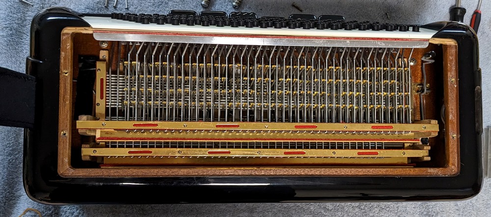 Bell 2520C Accordion