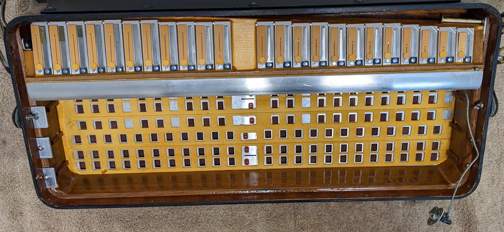 Bell 2520C Accordion