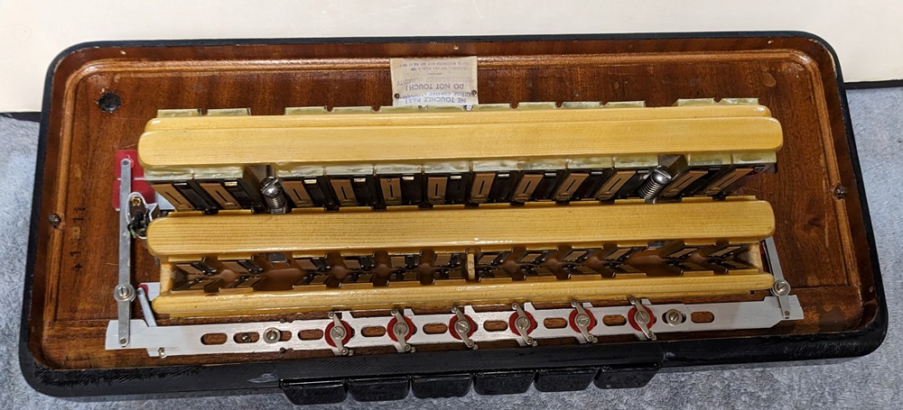 Bell 2520C Accordion