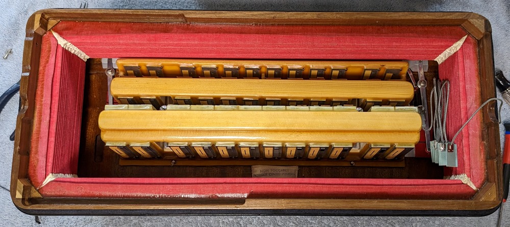 Bell 2520C Accordion