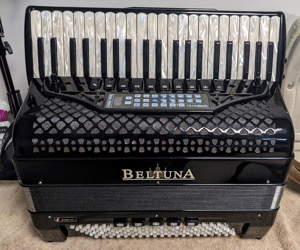 Beltuna Euro IV MIDI Accordion