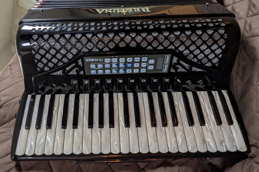 Beltuna Euro IV MIDI Accordion