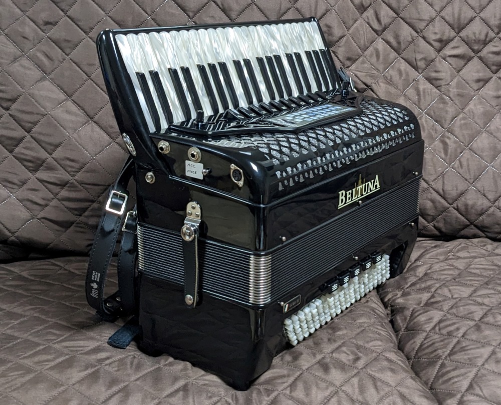 Beltuna Euro IV MIDI Accordion