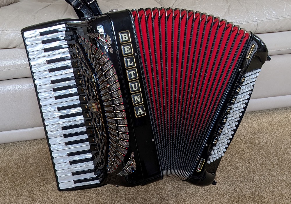 Beltuna Leader IV BalkanStar Accordion