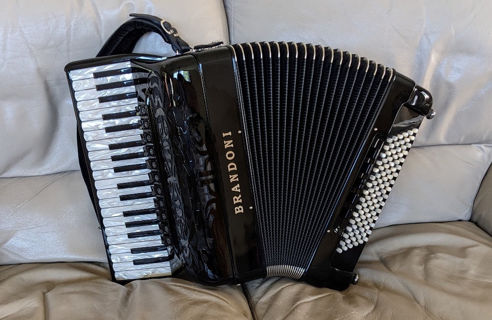 Brandoni 147L Compact Accordion