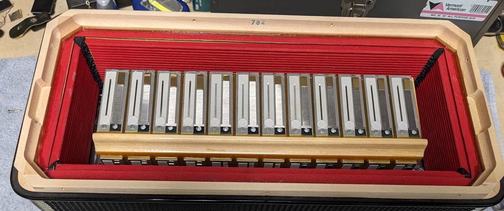 Brandoni 147L Compact Accordion
