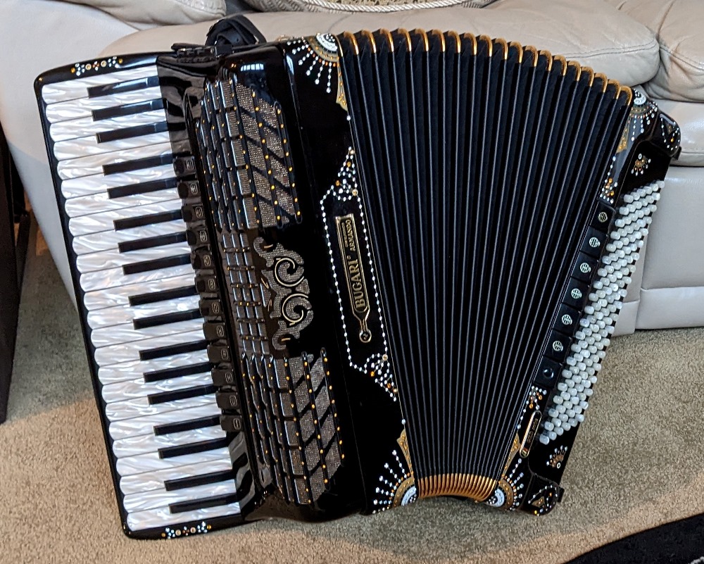 Bugari Gold MIDI Accordion