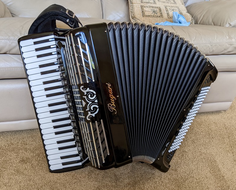 Bugari Silver Plus Accordion