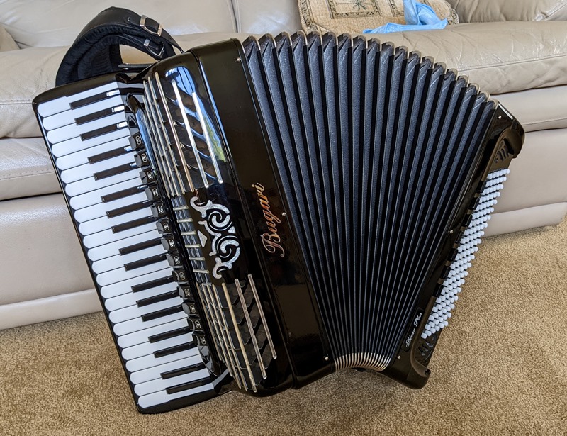 Bugari Silver Plus Accordion