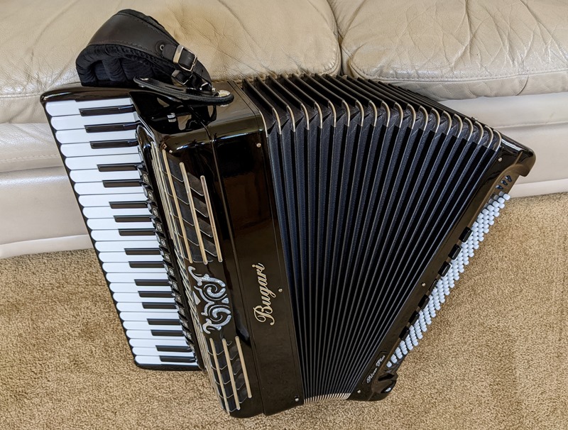 Bugari Silver Plus Accordion