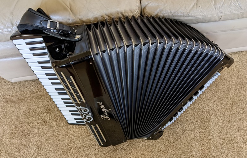 Bugari Silver Plus Accordion