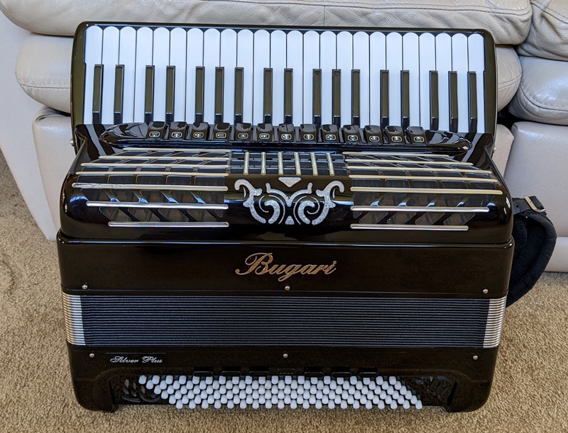 Bugari Silver Plus Accordion