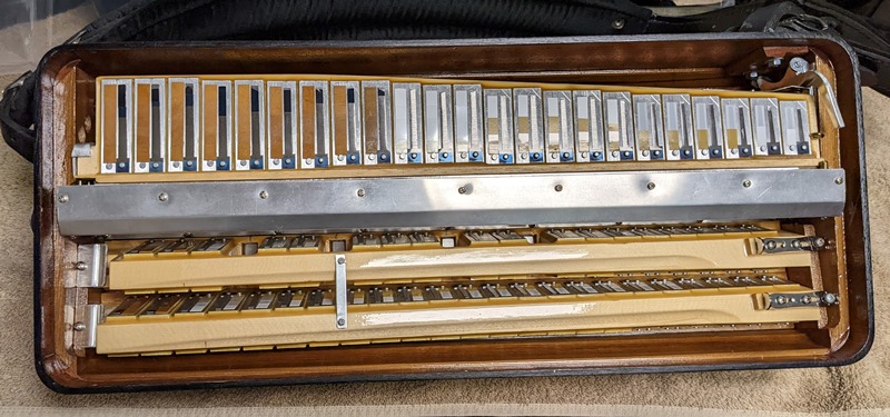 Bugari Silver Plus Accordion