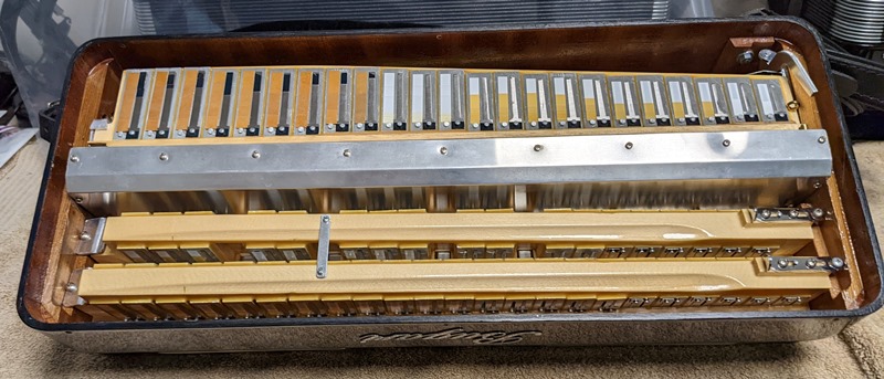 Bugari Silver Plus Accordion
