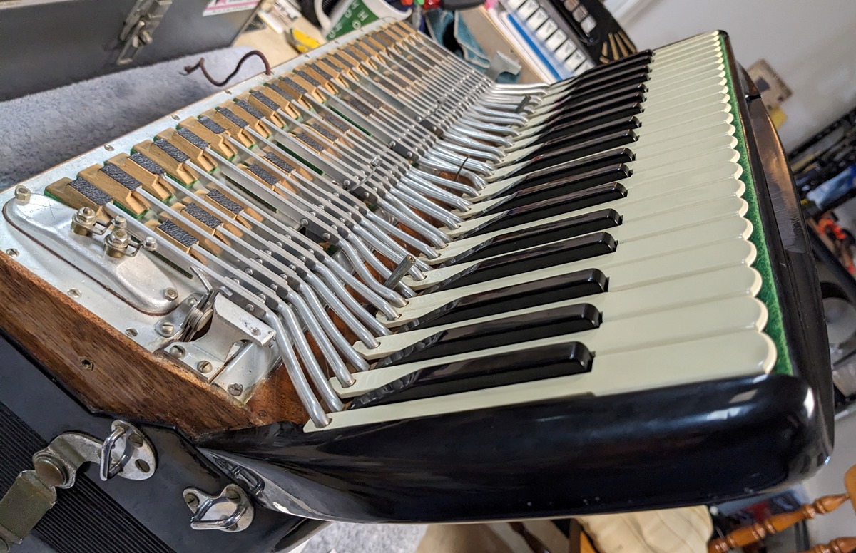 Crucianelli (Pancordion) Tone Chamber Accordion