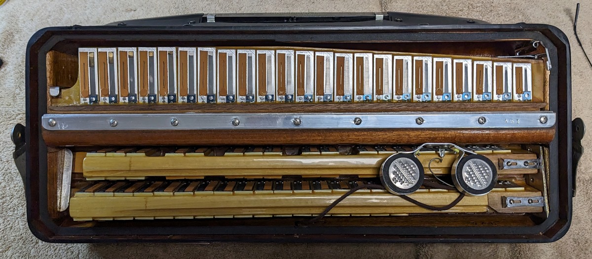 Crucianelli (Pancordion) Tone Chamber Accordion