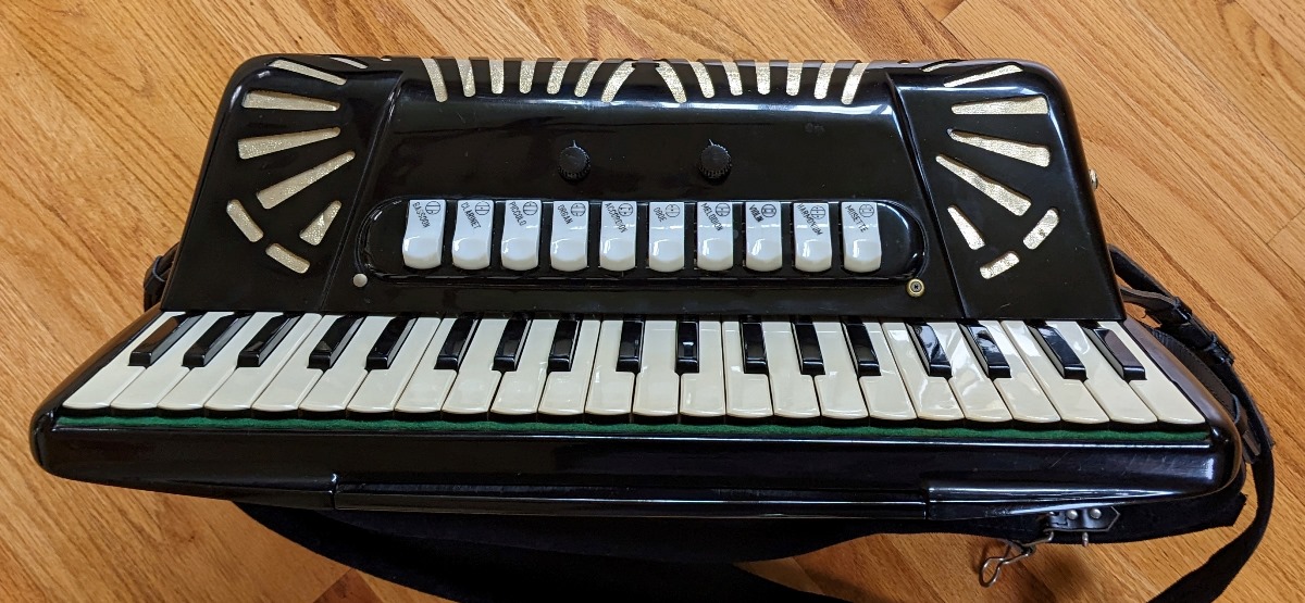 Crucianelli (Pancordion) Tone Chamber Accordion