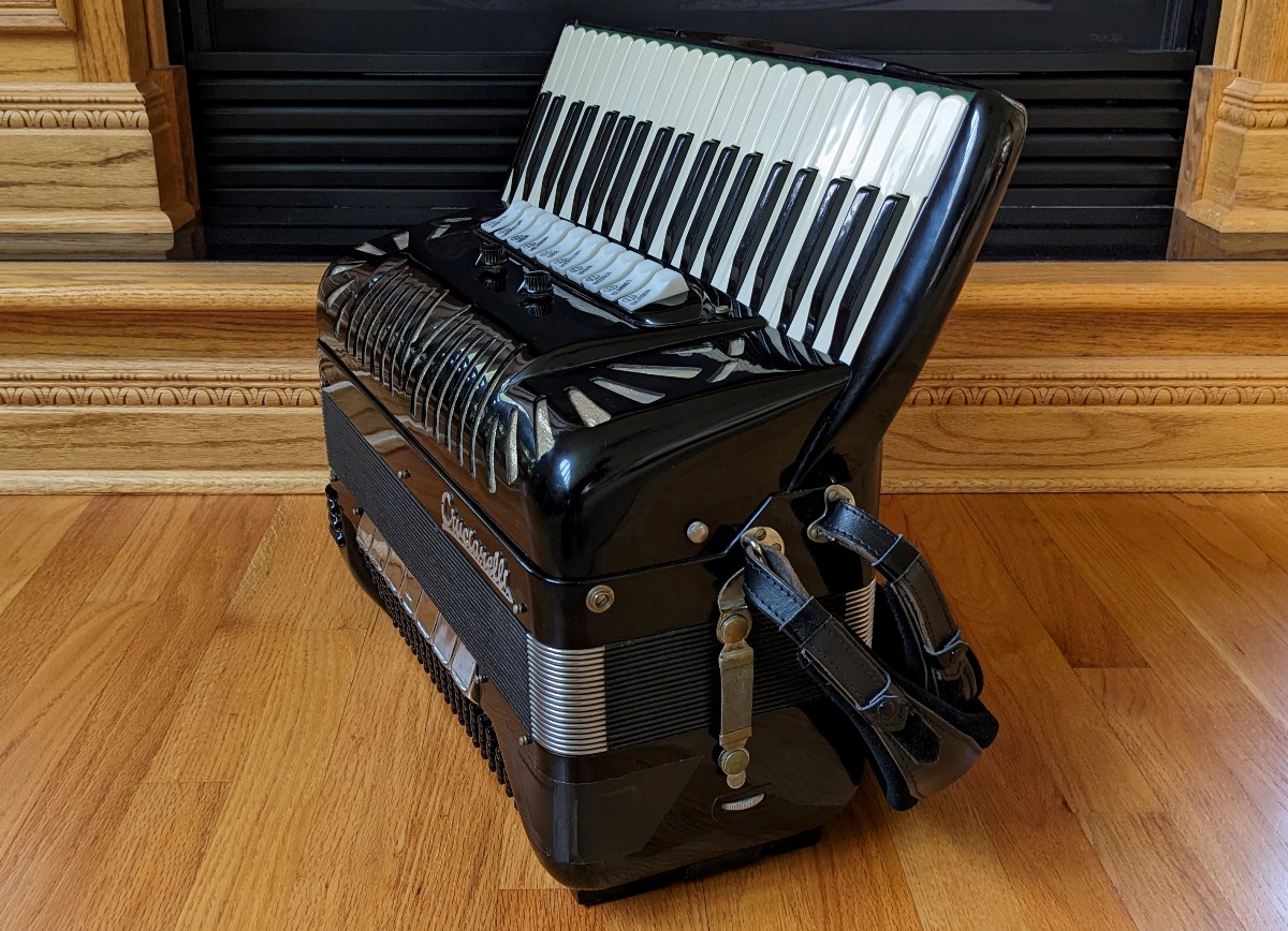 Crucianelli (Pancordion) Tone Chamber Accordion