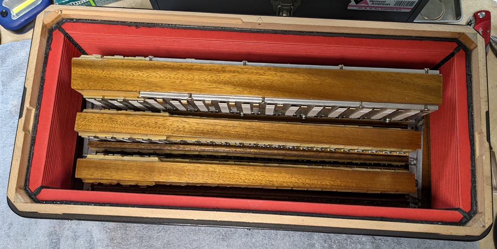 Hohner Morino IV 120C Bayan