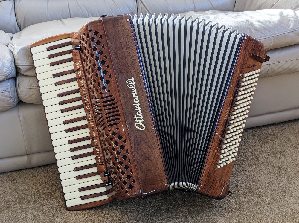 Ottavianelli Artist Walnut Accordion