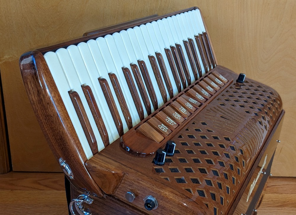 Ottavianelli Artist Walnut Accordion